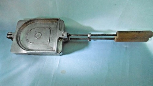 Ancien gaufrier aluminium - ancien,