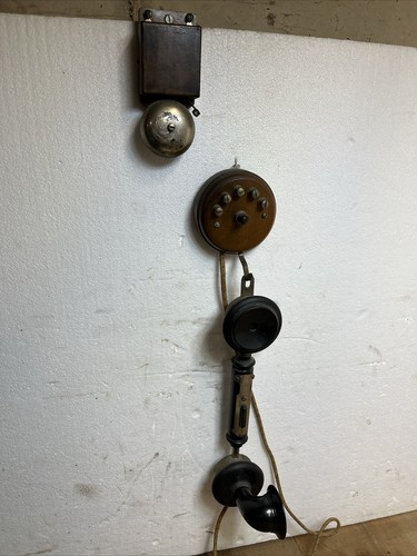 Telephone ancien murale - telephone, en