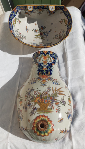 Ancienne fontaine faience - en,
