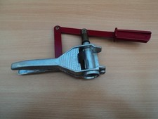 Ancienne Bouchonneuse à