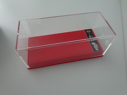 Defects plexi boîte socle - defects,