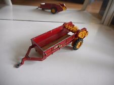 Épandeur de fumier Britains en rouge au 1:32