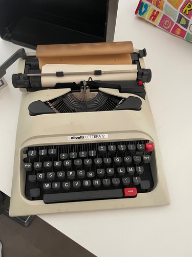 Machine ecrire olivetti - machine, a