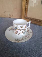 petite tasse en porcelaine