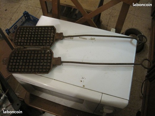 Ancien grand gaufrier fonte - grand,