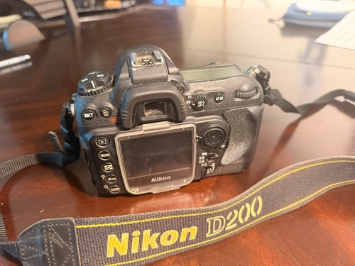 Nikon d200 dslr - dslr, mb-d200