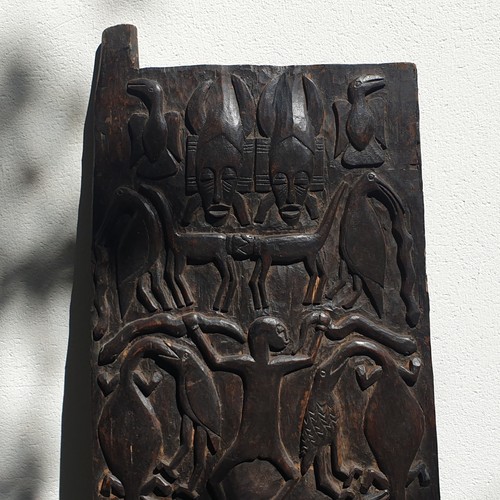Une très grande porte - , de