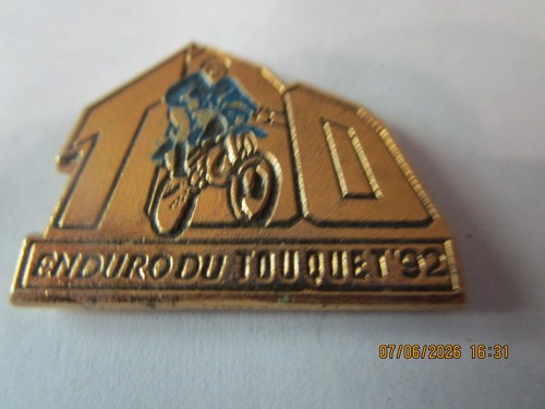 Pin moto enduro du - pin's,