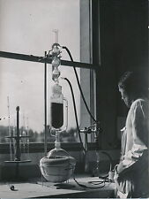 PARIS c. 1950 - Extractor from the Laboratory of the Faculty of Pharmacy - DIV 5178