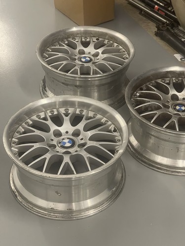 One bmw e39 528i - 528i, 525i