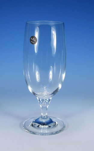 Verre eau à - À, bière