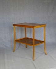 Table d'appoint dite