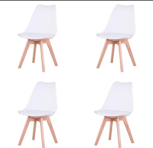 Chaises médiévale salle a - 4,