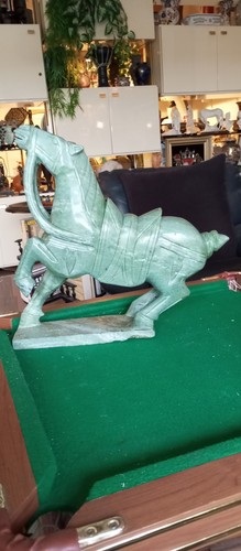 Très imposante sculpture - très,