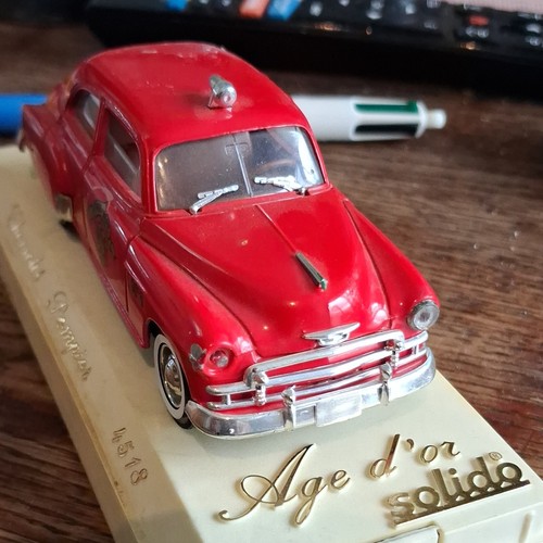 Solido age peugeot 203 - d’or,