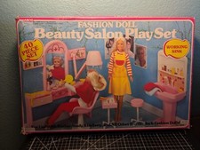 Arco Barbie, Sindy, Lindsey Fashion Beauty Salon Play Set & All-terrain Vehicle