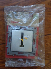 LEGRAND niloé NILOE prise téléphone ARGENT couleur neuf