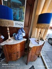 paire d'encoignures galbées