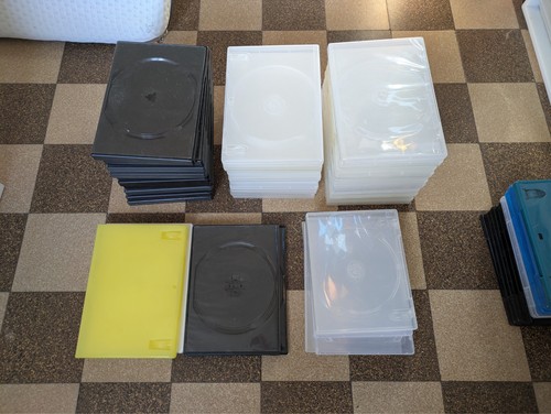 Lot boitiers dvd - 49,