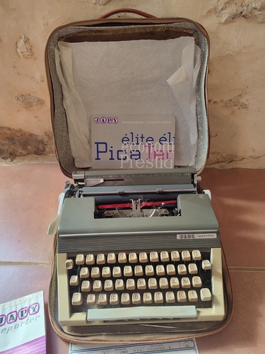 Machine écrire portative - à,