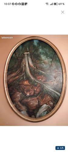 Tableau ovale encadré sur