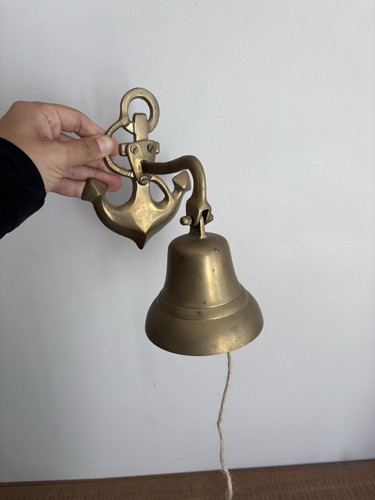 Cloche porte murale en - de,