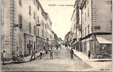 71 MACON - la rue rambuteau.