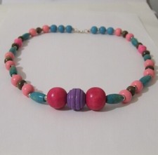 Joli collier en perles Bois et