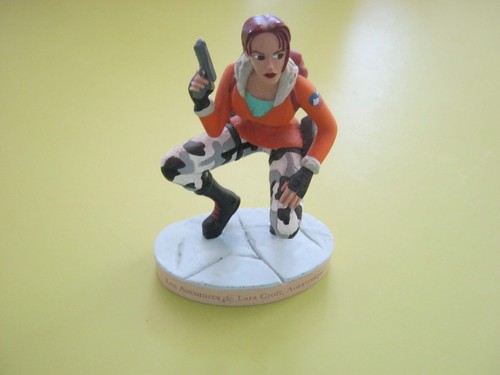 Figurine lara croft tomb - lara,