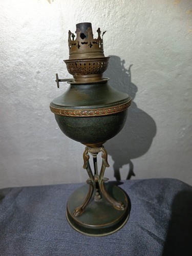Ancienne lampe pétrole - ancienne,