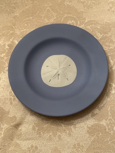Wedgwood white blue - on,