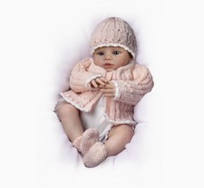 Poupée de collection  "Abby