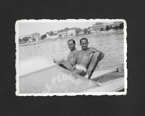 Deux hommes torse nus mer - deux,