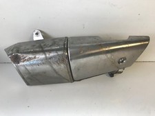 UN SILENCIEUX D ECHAPPEMENT