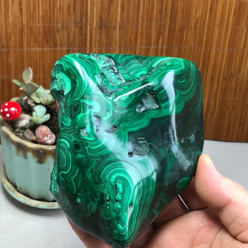 943g natural malachite - 943g,