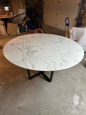 table a manger marbre de marque Italienne (IBFOR), très belle qualité pour 8 