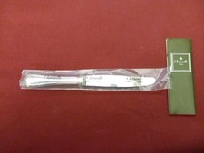 1 couteau de table en métal