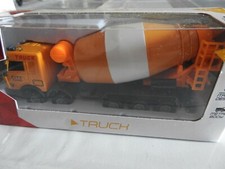 camion miniature bétonnière