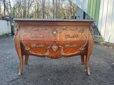 Belle Commode Style Louis XV