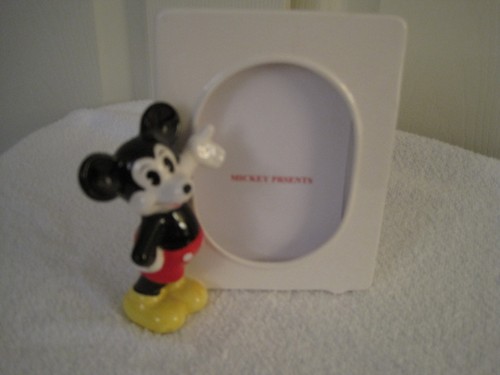 Disney mickey white oval - mickey,