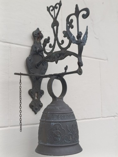 Ancienne cloche porte - ancienne,