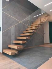 Escalier suspendu à monter soi-même chêne choix de couleurs sur mesure par kit