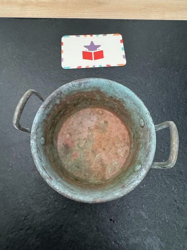 Petit chaudron ancien - , en