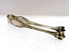 Pince à sucre de style L XVI (1900) en métal argenté