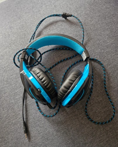 Casque gaming bleu avec micro