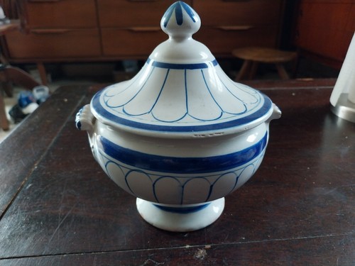 Ancien bouillon bleu - bouillon, blanc