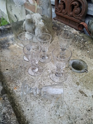Lot anciens petits verres - anciens,