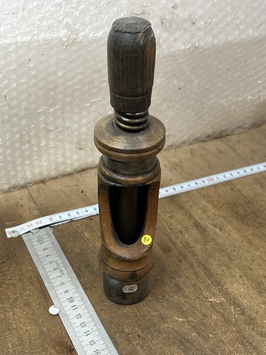 Bouchonneuse old tool outil - bouchonneuse,