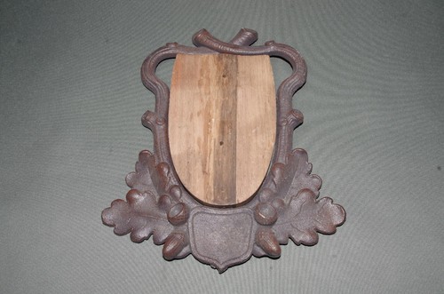 Planche trophées fonte - À, en