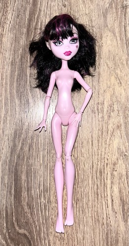 Poupée monster high - monster,